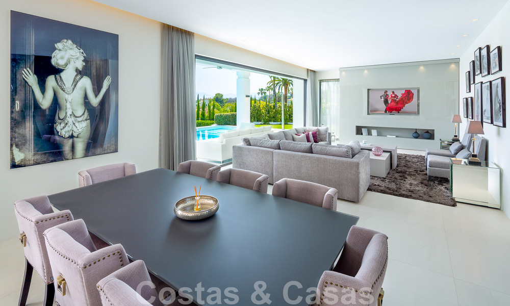 Contemporaine, vrijstaande luxevilla te koop met panoramisch berg- en zeezicht, hartje Golden Mile van Marbella 49890