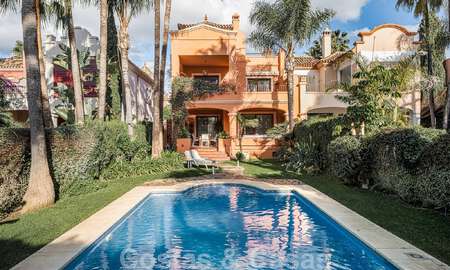 Halfvrijstaand huis in Spaanse stijl te koop in een prestigieuze urbanisatie op loopafstand van Puerto Banus en het strand in Nueva Andalucia, Marbella 49746