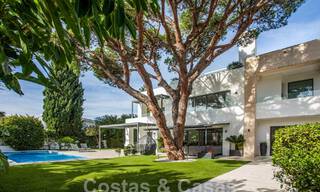 Moderne en luxueuze villa te koop, centraal gelegen op wandelafstand van het strand, beachside op de Golden Mile van Marbella 60474 