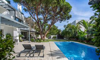 Moderne en luxueuze villa te koop, centraal gelegen op wandelafstand van het strand, beachside op de Golden Mile van Marbella 60477 
