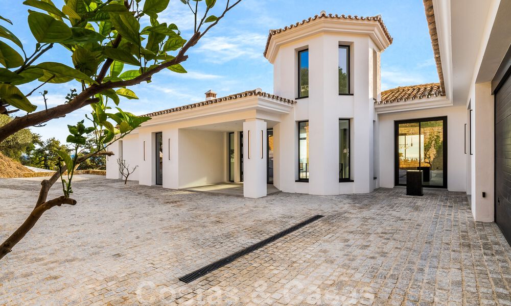 Mediterrane luxevilla te koop met een eigentijdse uitstraling en prachtig zeezicht in het exclusieve La Zagaleta Golfresort, Benahavis - Marbella 49354