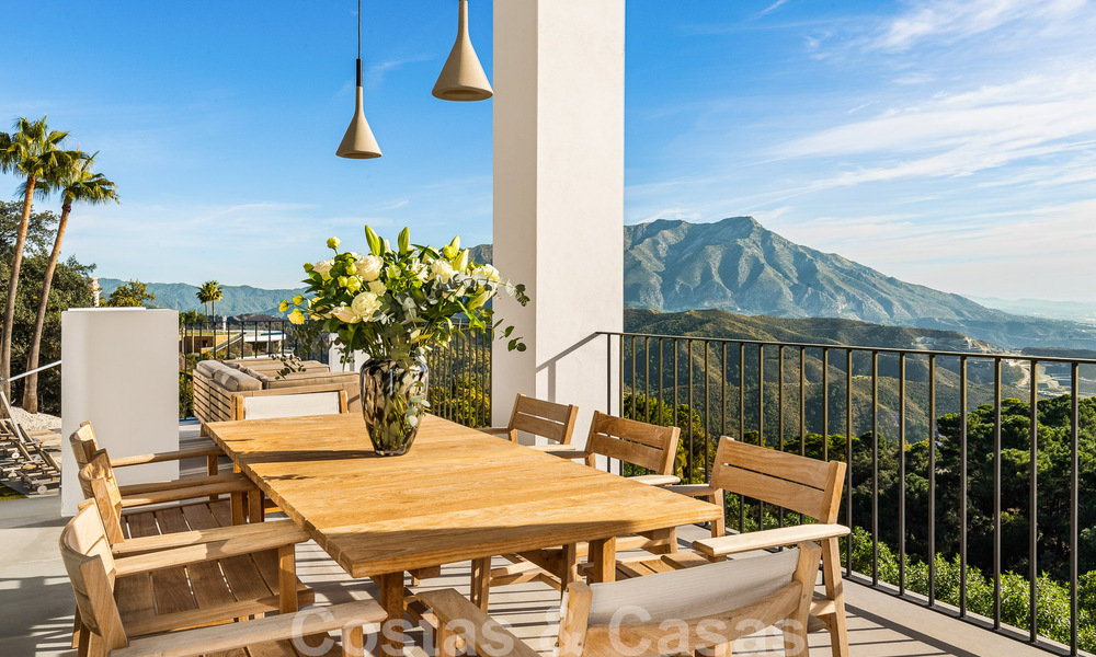 Mediterrane luxevilla te koop met een eigentijdse uitstraling en prachtig zeezicht in het exclusieve La Zagaleta Golfresort, Benahavis - Marbella 49359