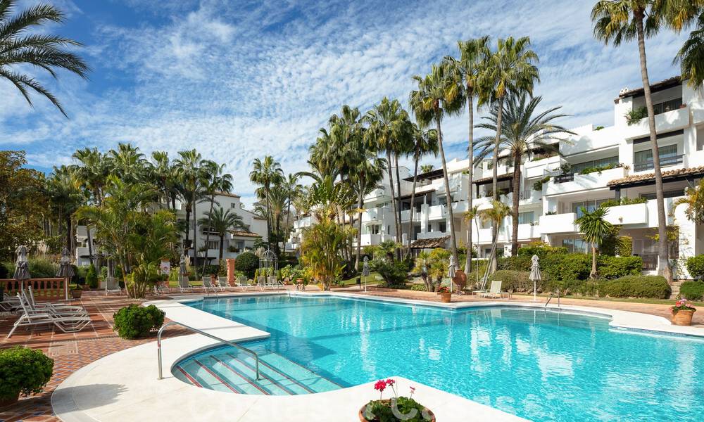 Magnifiek luxe penthouse met ruime terrassen en 4 slaapkamers te koop in Puente Romano, Golden Mile, Marbella 49736
