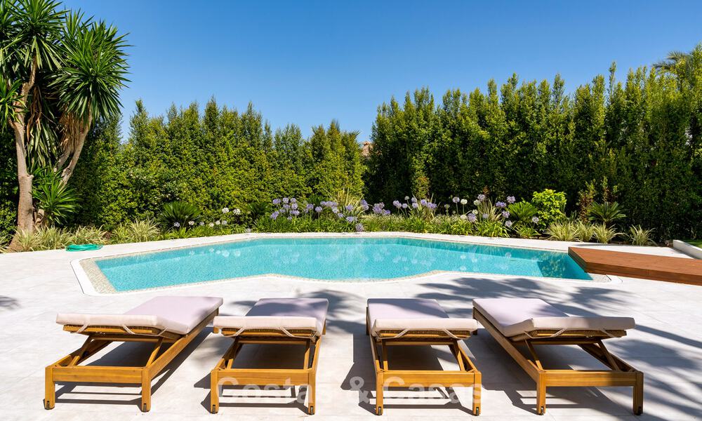 Mediterrane, luxevilla te koop in een prestigieuze woonwijk omgeven door de golfbanen van Nueva Andalucia’s vallei, Marbella 54154