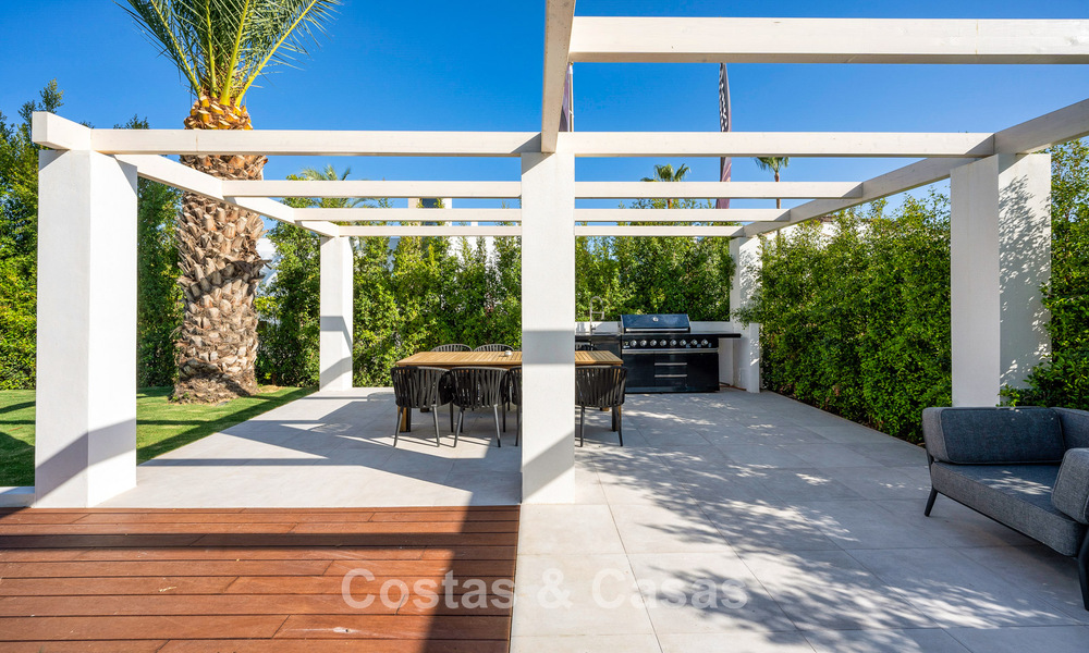 Mediterrane, luxevilla te koop in een prestigieuze woonwijk omgeven door de golfbanen van Nueva Andalucia’s vallei, Marbella 54166