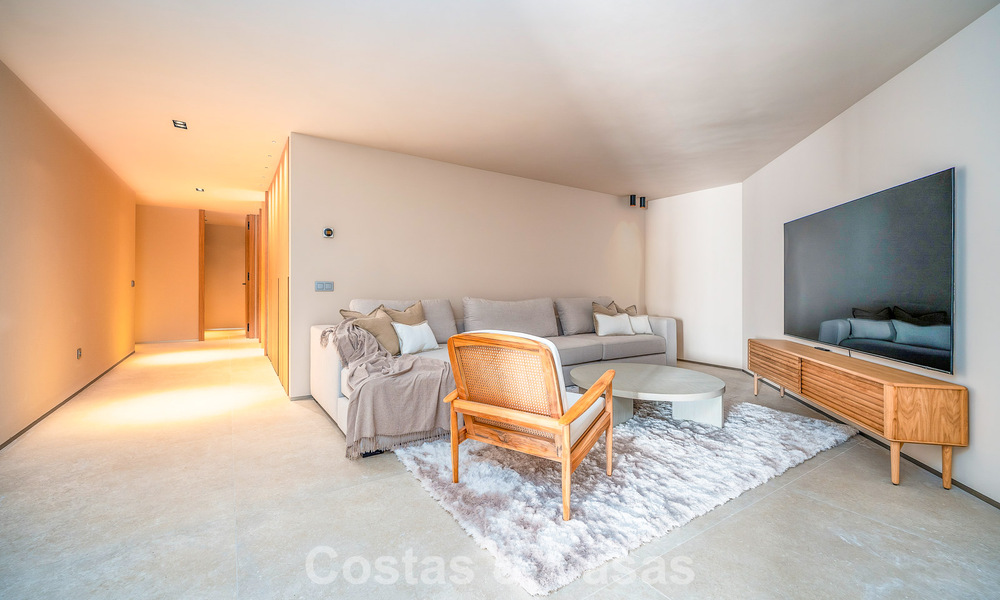 Mediterrane, luxevilla te koop in een prestigieuze woonwijk omgeven door de golfbanen van Nueva Andalucia’s vallei, Marbella 54187