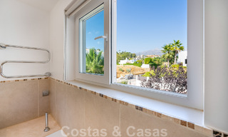 Ruime Mediterrane villa te koop gelegen in een bevoorrechte urbanisatie van Nueva Andalucia, Marbella 50583 