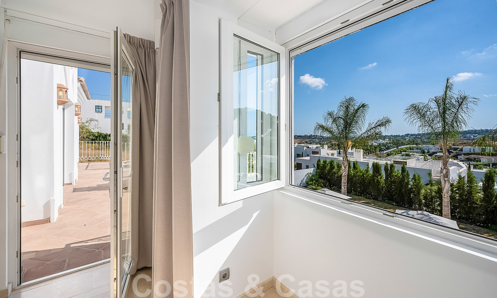 Ruime Mediterrane villa te koop gelegen in een bevoorrechte urbanisatie van Nueva Andalucia, Marbella 50589