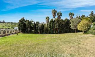 Spaans landgoed te koop op een uitgestrekt perceel gelegen in een rustige buurt op korte afstand van Estepona centrum 50933 