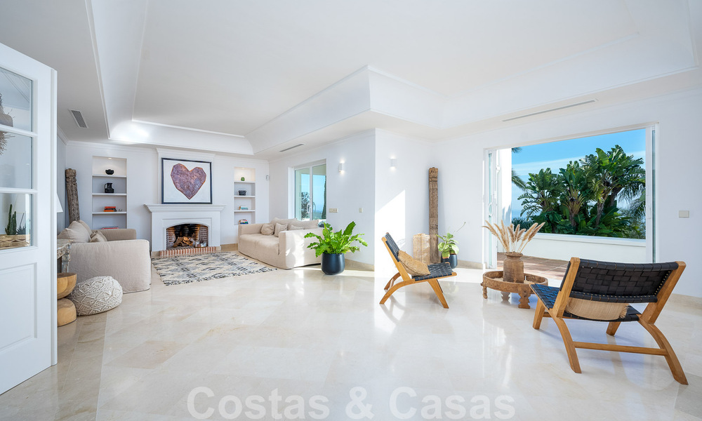 Andalusische luxevilla te koop met adembenemend panoramisch zeezicht gelegen in Los Monteros, Marbella 50954