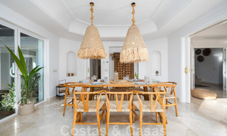 Andalusische luxevilla te koop met adembenemend panoramisch zeezicht gelegen in Los Monteros, Marbella 50958 