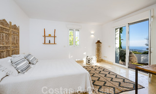 Andalusische luxevilla te koop met adembenemend panoramisch zeezicht gelegen in Los Monteros, Marbella 50966 