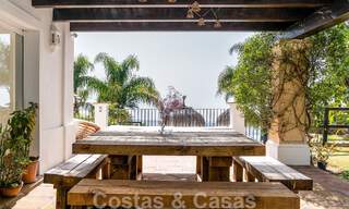 Andalusische luxevilla te koop met adembenemend panoramisch zeezicht gelegen in Los Monteros, Marbella 50993 