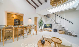 Schitterend penthouse te koop met uitzicht op zee en bergen, op loopafstand van voorzieningen in Nueva Andalucia, Marbella 50742 