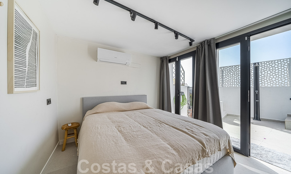Schitterend penthouse te koop met uitzicht op zee en bergen, op loopafstand van voorzieningen in Nueva Andalucia, Marbella 50744