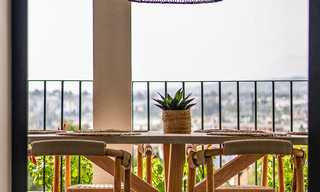 Schitterend penthouse te koop met uitzicht op zee en bergen, op loopafstand van voorzieningen in Nueva Andalucia, Marbella 50747 