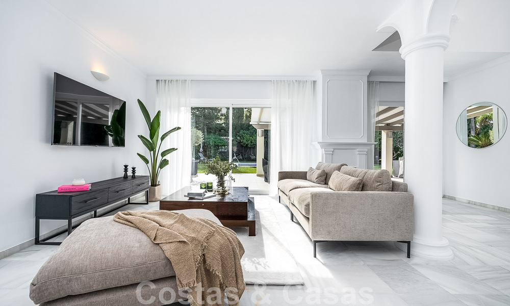 Mediterrane luxevilla te koop met 5 slaapkamers in een prestigieuze golfomgeving in Nueva Andalucia’s vallei, Marbella 50846