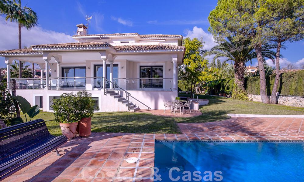 Spaanse luxevilla te koop met Mediterrane bouwstijl gelegen in het hartje van Nueva Andalucia’s golfvallei in Marbella 50658