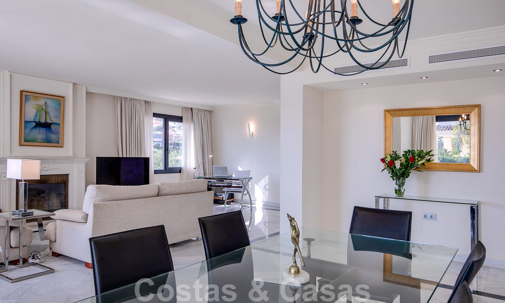 Spaanse luxevilla te koop met Mediterrane bouwstijl gelegen in het hartje van Nueva Andalucia’s golfvallei in Marbella 50661