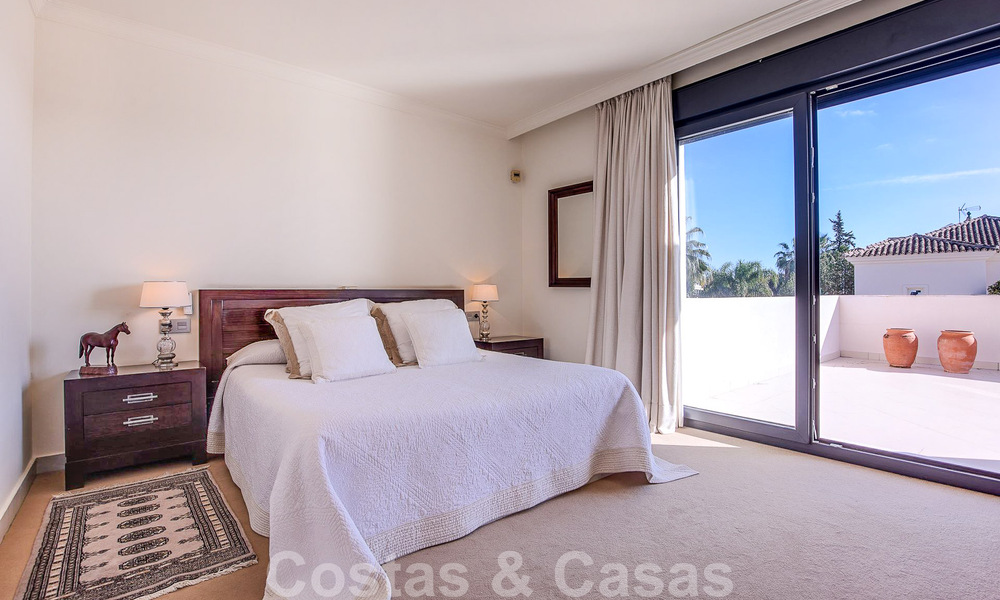 Spaanse luxevilla te koop met Mediterrane bouwstijl gelegen in het hartje van Nueva Andalucia’s golfvallei in Marbella 50666