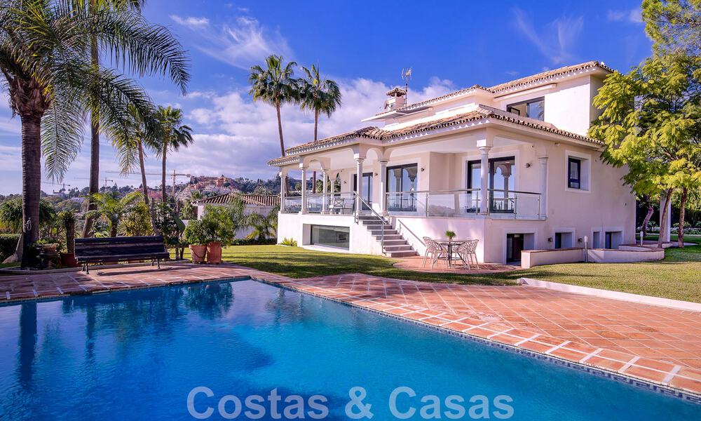 Spaanse luxevilla te koop met Mediterrane bouwstijl gelegen in het hartje van Nueva Andalucia’s golfvallei in Marbella 50674
