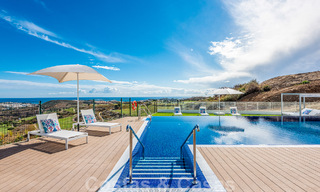 Instapklaar, ruim penthouse te koop met privézwembad en panoramisch golf- en zeezicht, grenzend a/e golfclub in Mijas, Costa del Sol 50486 