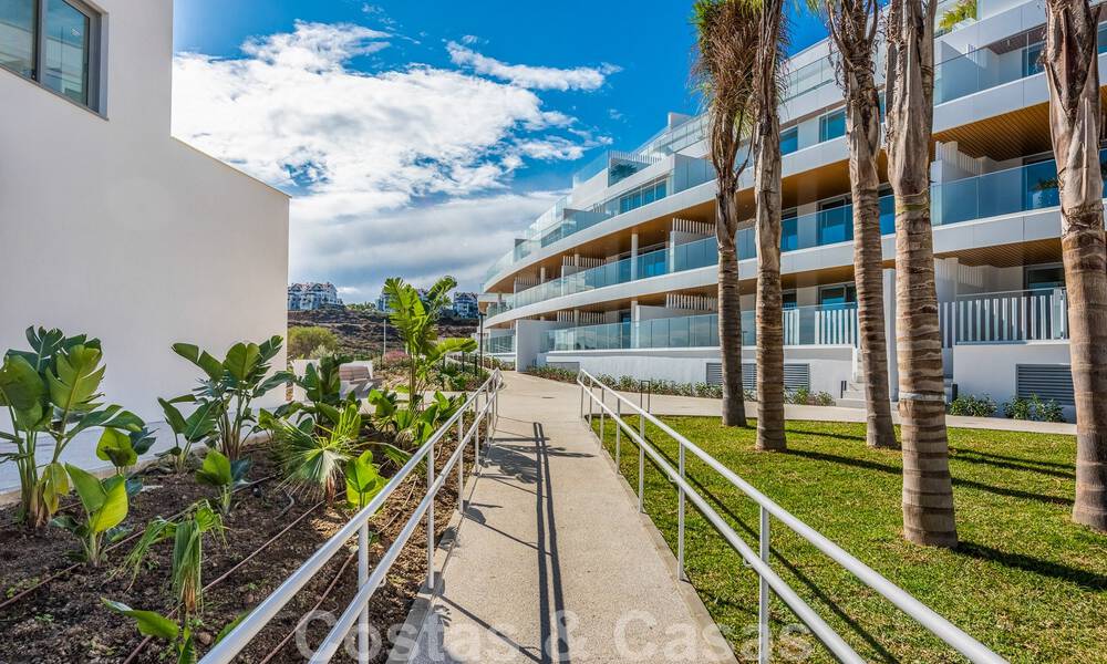 Instapklaar, ruim penthouse te koop met privézwembad en panoramisch golf- en zeezicht, grenzend a/e golfclub in Mijas, Costa del Sol 50489