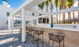 Instapklaar, ruim penthouse te koop met privézwembad en panoramisch golf- en zeezicht, grenzend a/e golfclub in Mijas, Costa del Sol 50490 