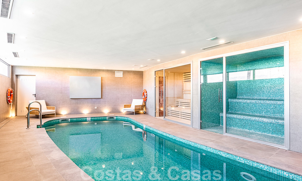 Instapklaar, ruim penthouse te koop met privézwembad en panoramisch golf- en zeezicht, grenzend a/e golfclub in Mijas, Costa del Sol 50498