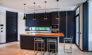 Geavanceerde designervilla in moderne stijl te koop in een afgeschermde wijk in Nueva Andalucia’s golfvallei, Marbella 50611 