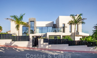 Geavanceerde designervilla in moderne stijl te koop in een afgeschermde wijk in Nueva Andalucia’s golfvallei, Marbella 50618 