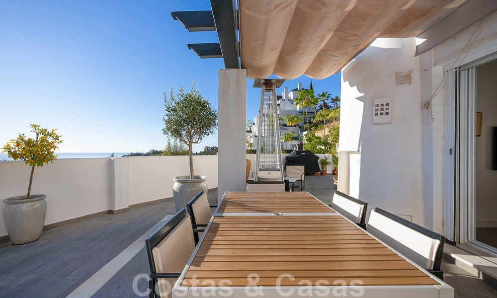 Ruim appartement te koop met ruime terrassen en een onverstoord zeezicht in Benahavis - Marbella 50688