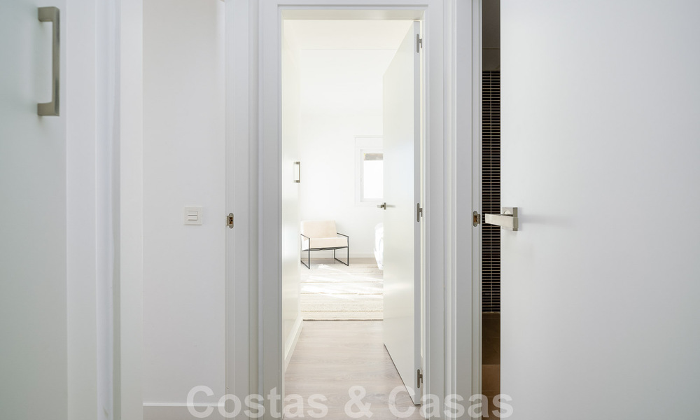 Ruim appartement te koop met ruime terrassen en een onverstoord zeezicht in Benahavis - Marbella 50706