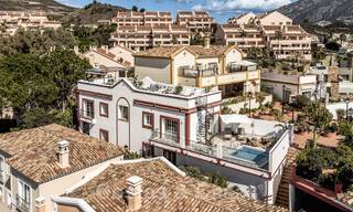 Recent gerenoveerde villa te koop, met panoramisch zeezicht gelegen in het begeerde Nueva Andalucia, Marbella 51350 