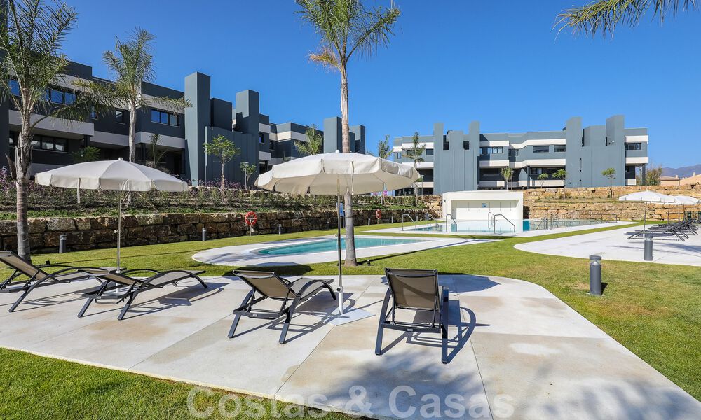 Instapklaar, modern 3-slaapkamer appartement te koop in een golfresort op de New Golden Mile, tussen Marbella en Estepona 50783