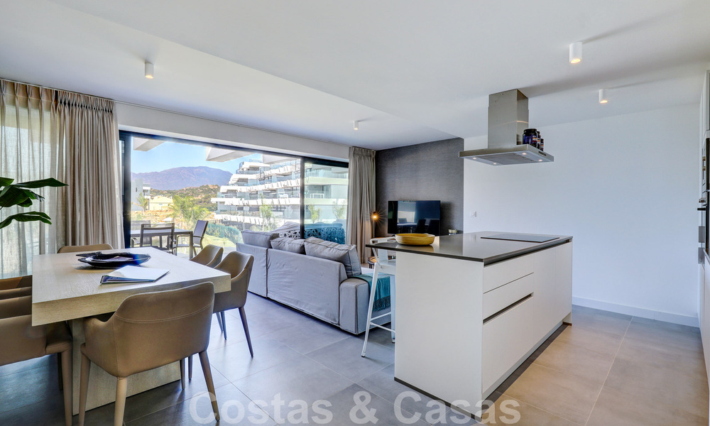 Instapklaar, modern 3-slaapkamer appartement te koop in een golfresort op de New Golden Mile, tussen Marbella en Estepona 50804