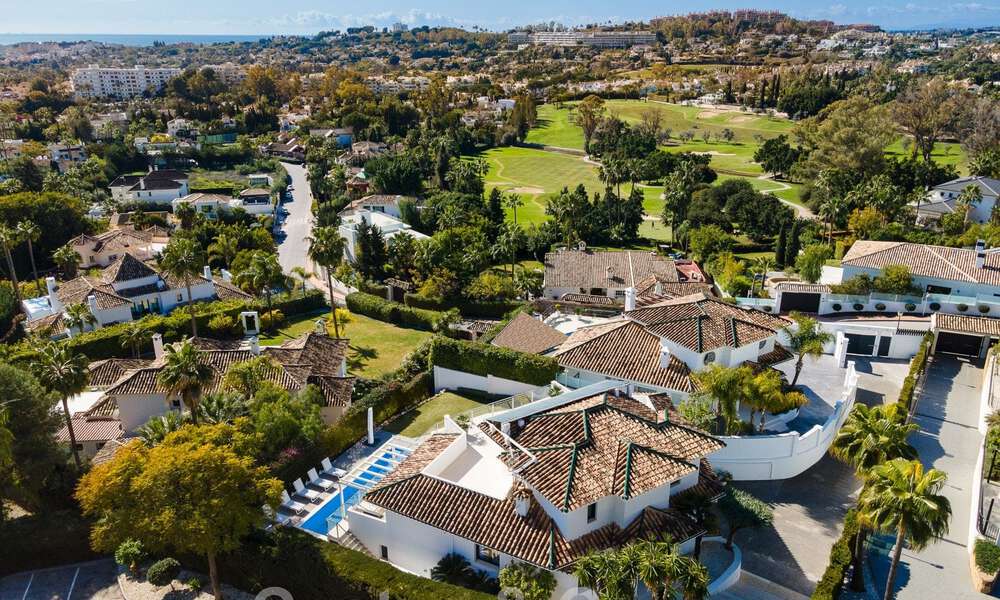 Spaanse luxevilla te koop met eigentijds Mediterrane bouwstijl gelegen in het hartje van Nueva Andalucia’s golfvallei in Marbella 51209