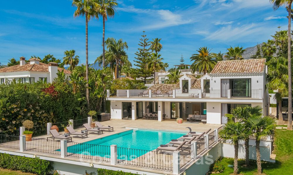 Instapklare luxevilla te koop grenzend aan de Las Brisas golfbaan, in een afgeschermde wijk in Nueva Andalucia’s golfvallei, Marbella 52083