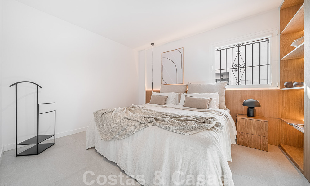Volledig gerenoveerd appartement te koop, met een groot terras, op wandelafstand van voorzieningen en zelfs Puerto Banus, Marbella 51480