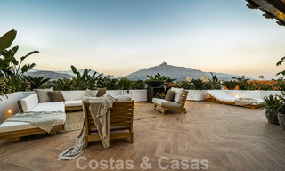 Volledig gerenoveerd appartement te koop, met een groot terras, op wandelafstand van voorzieningen en zelfs Puerto Banus, Marbella 51490 