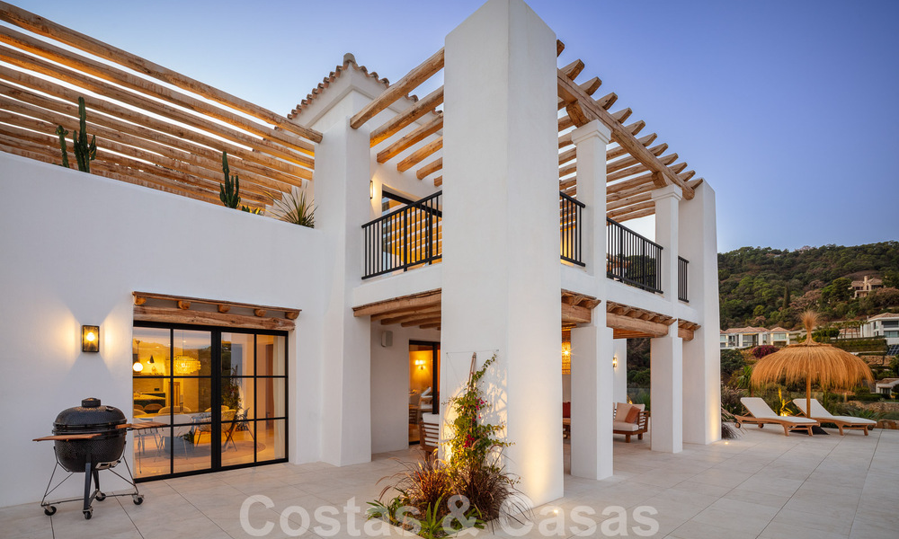 Sublieme Mediterrane luxevilla met gastenverblijf en prachtig zeezicht te koop in El Madroñal, Marbella - Benahavis 51533