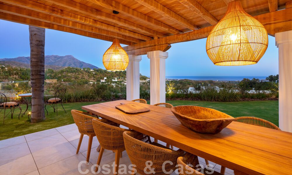 Sublieme Mediterrane luxevilla met gastenverblijf en prachtig zeezicht te koop in El Madroñal, Marbella - Benahavis 51534