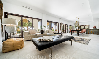 Luxueuze Andalusische villa met partieel zeezicht te koop, ten oosten van Marbella stad 52402 