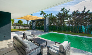 Instapklare luxevilla te koop met fantastisch zeezicht gelegen in een golfresort nabij Estepona centrum 52455 