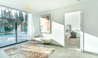 Instapklare luxevilla te koop met fantastisch zeezicht gelegen in een golfresort nabij Estepona centrum 52467 