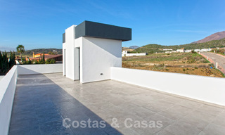 Instapklare luxevilla te koop met fantastisch zeezicht gelegen in een golfresort nabij Estepona centrum 52473 