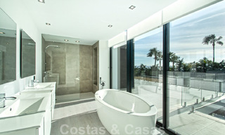 Instapklare luxevilla te koop met fantastisch zeezicht gelegen in een golfresort nabij Estepona centrum 52476 