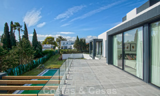 Instapklare luxevilla te koop met fantastisch zeezicht gelegen in een golfresort nabij Estepona centrum 52483 