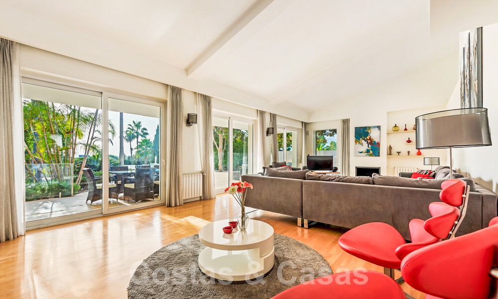Ruime luxevilla te koop met uitgestrekte privétuin ten oosten van Marbella centrum 52533
