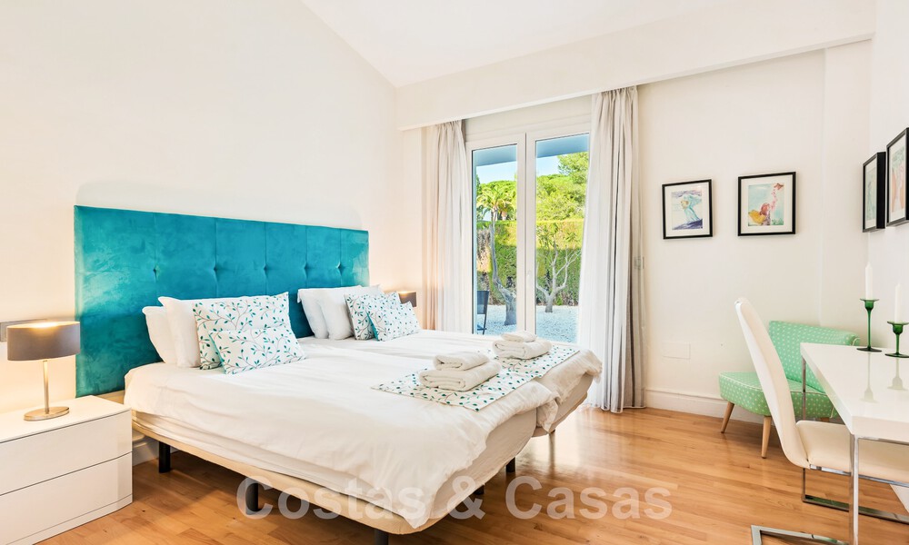 Ruime luxevilla te koop met uitgestrekte privétuin ten oosten van Marbella centrum 52538